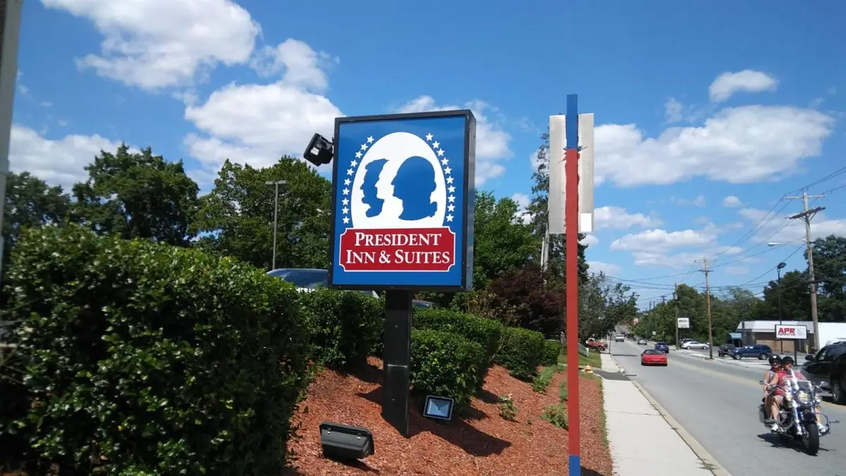President Inn & Suites Main image
