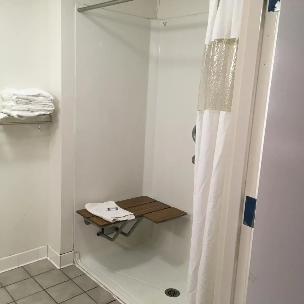 President Inn & Suites 4
