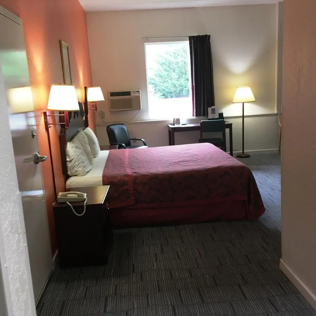 President Inn & Suites 6